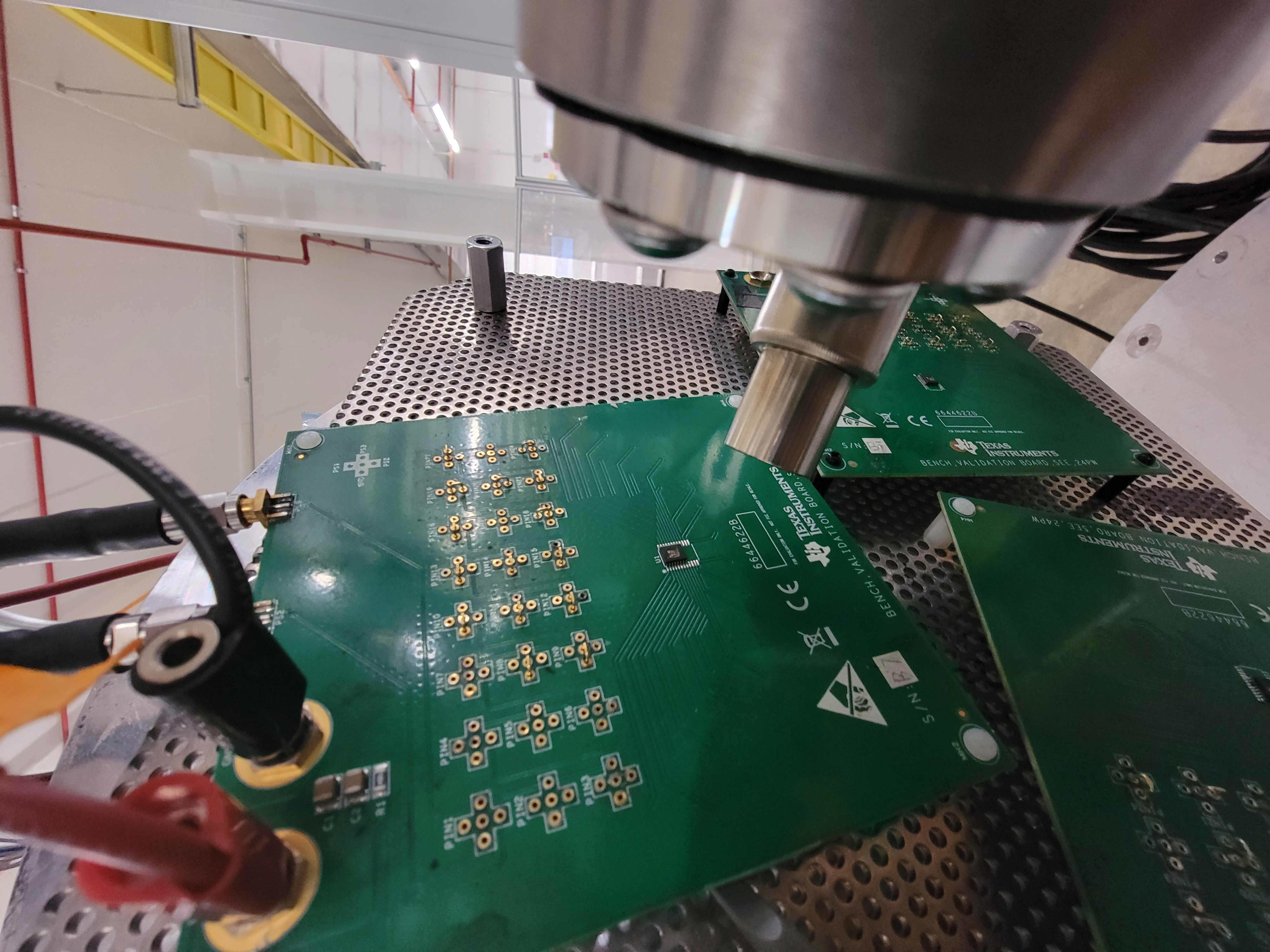 SN54SC8T595-SEP SN54SC8T595-SEP Evaluation
                        Board at the MSU Facility