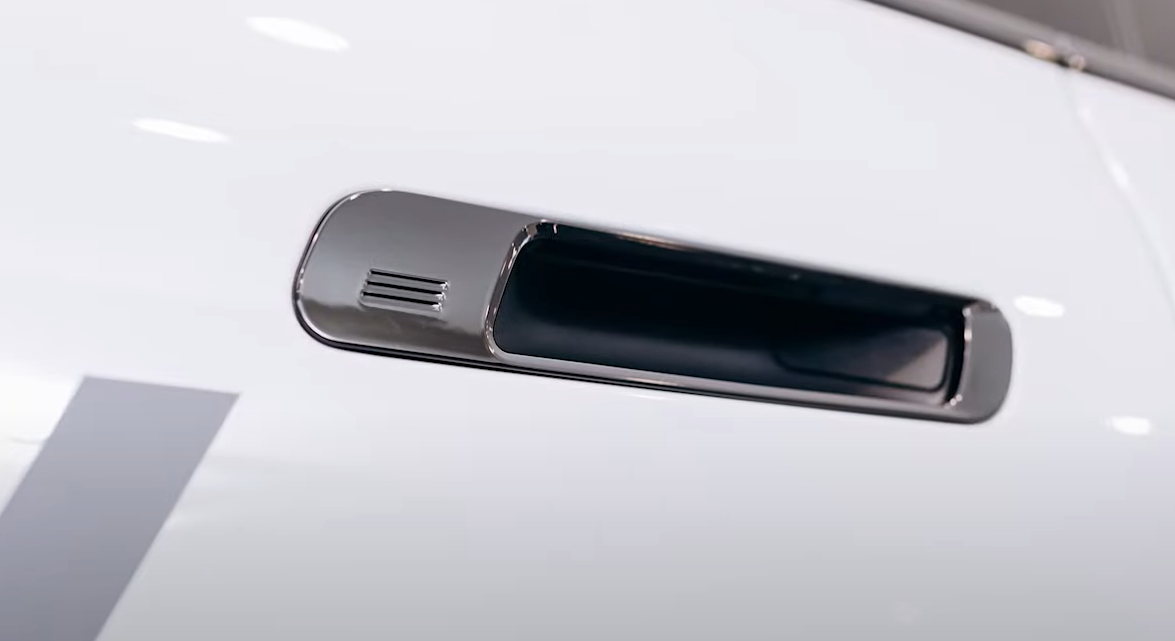  固定齊平式車(chē)門(mén)把手的嵌入式空腔