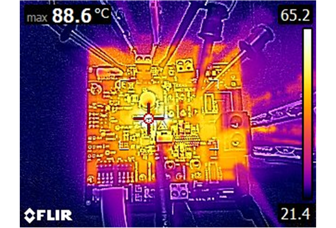 TPS544E27EVM 熱特性，600kHz FCCM，內(nèi)部 LDO，40A 負(fù)載，無氣流，浸泡 10 分鐘