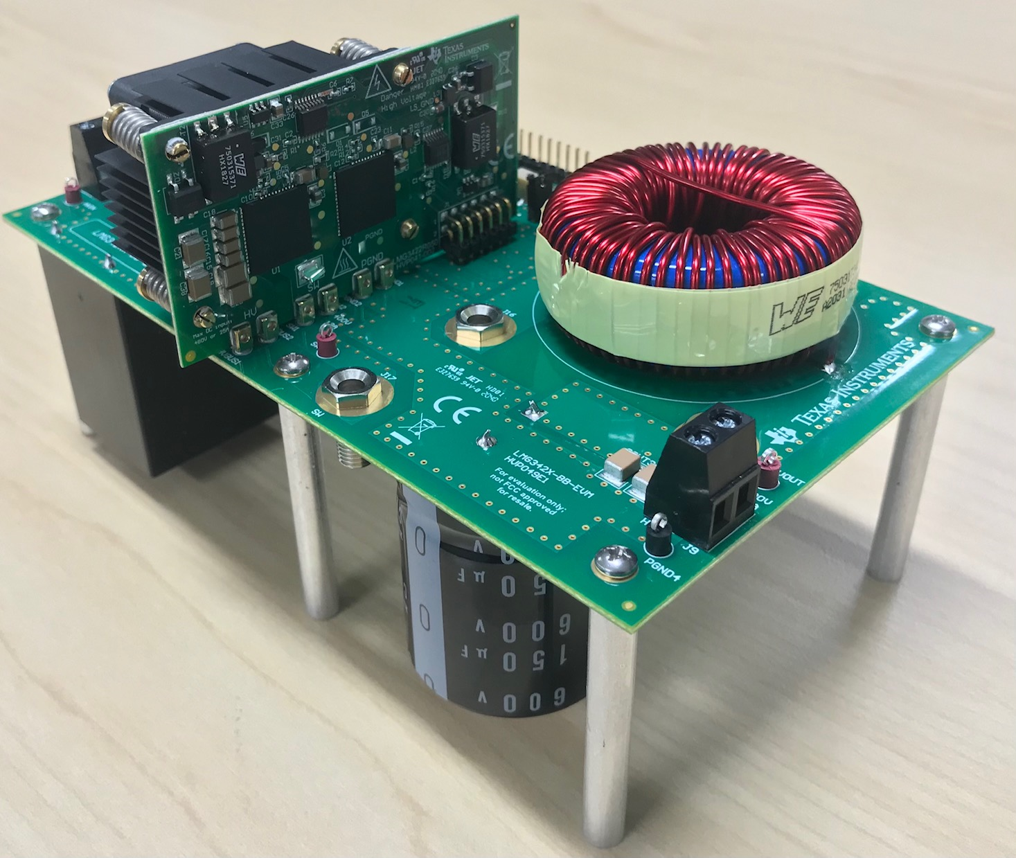 LMG2656EVM-102 帶有 LMG2656EVM-102 的 LMG342X-BB-EVM 主板