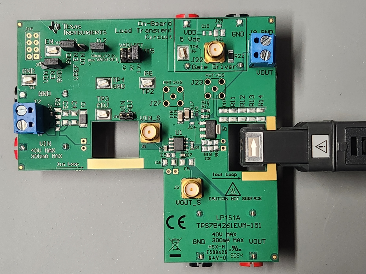 TPS7B4261EVM-151 連接了電流探頭的 TPS7B4261EVM-151