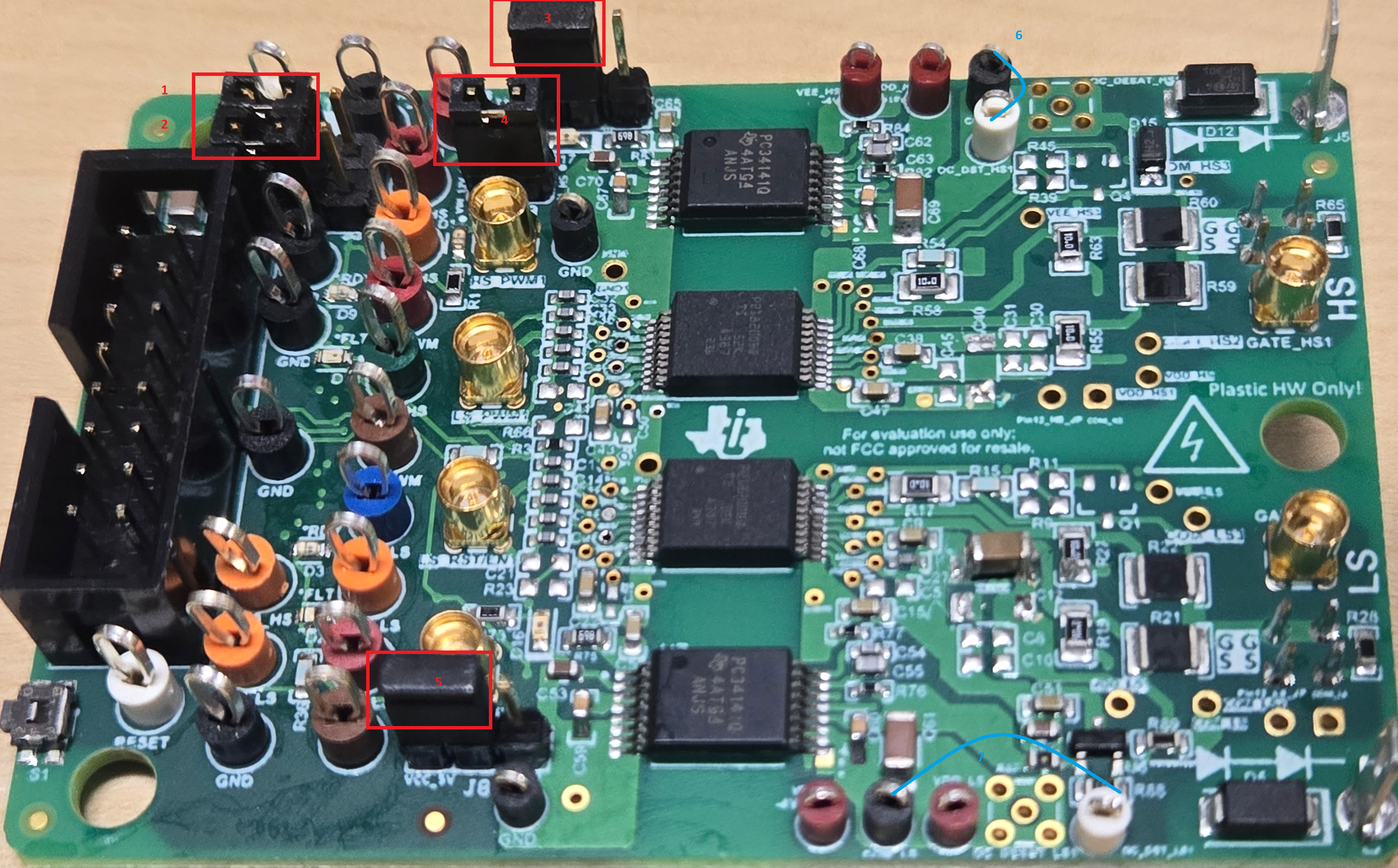 UCC218002QEVM-111 跳線設置和測試點 UCC218002QEVM-111 跳線設置和測試點